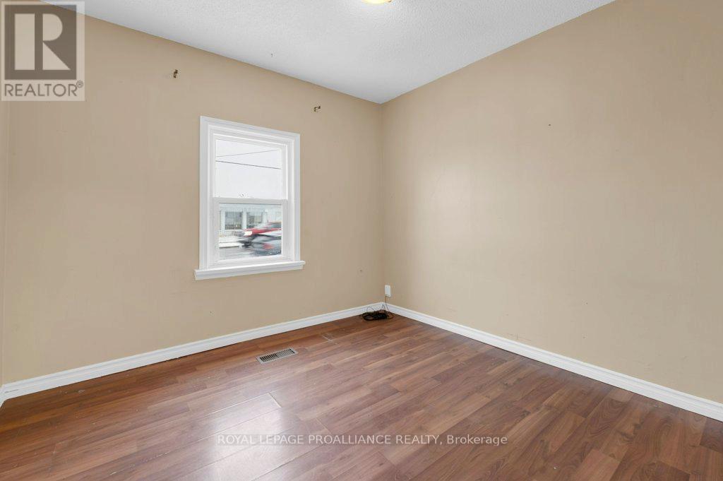 325 Sidney Street, Belleville, Ontario K8P 3Z5 - Photo 15 - X12528806