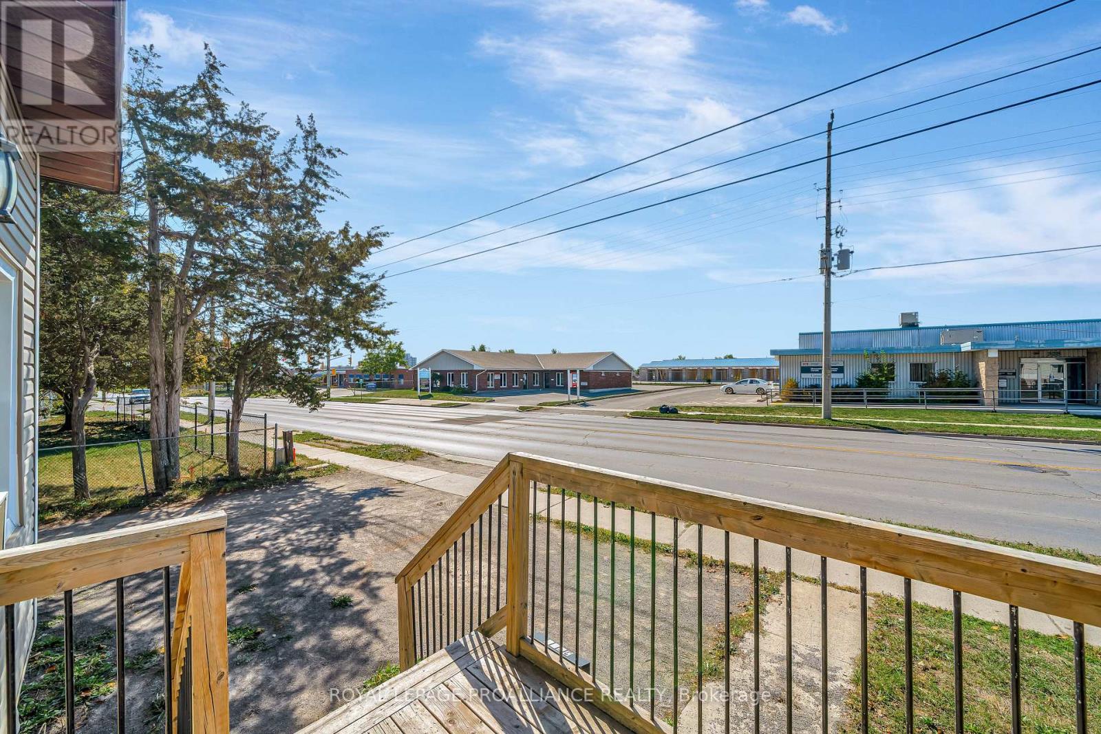 325 Sidney Street, Belleville, Ontario K8P 3Z5 - Photo 2 - X12528806