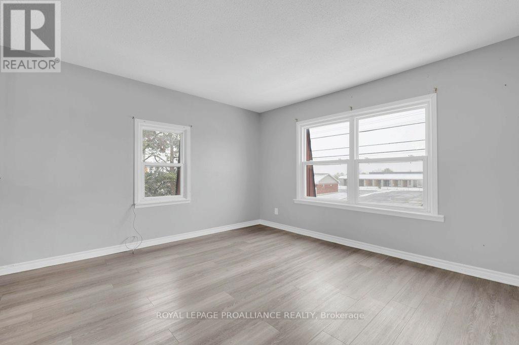 325 Sidney Street, Belleville, Ontario K8P 3Z5 - Photo 23 - X12528806