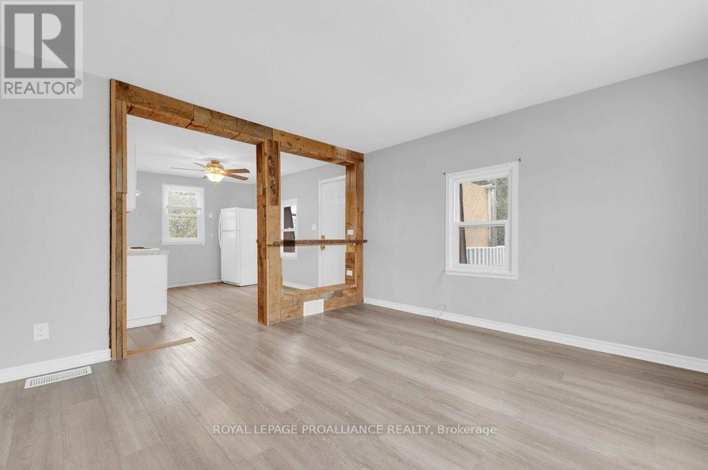 325 Sidney Street, Belleville, Ontario K8P 3Z5 - Photo 24 - X12528806