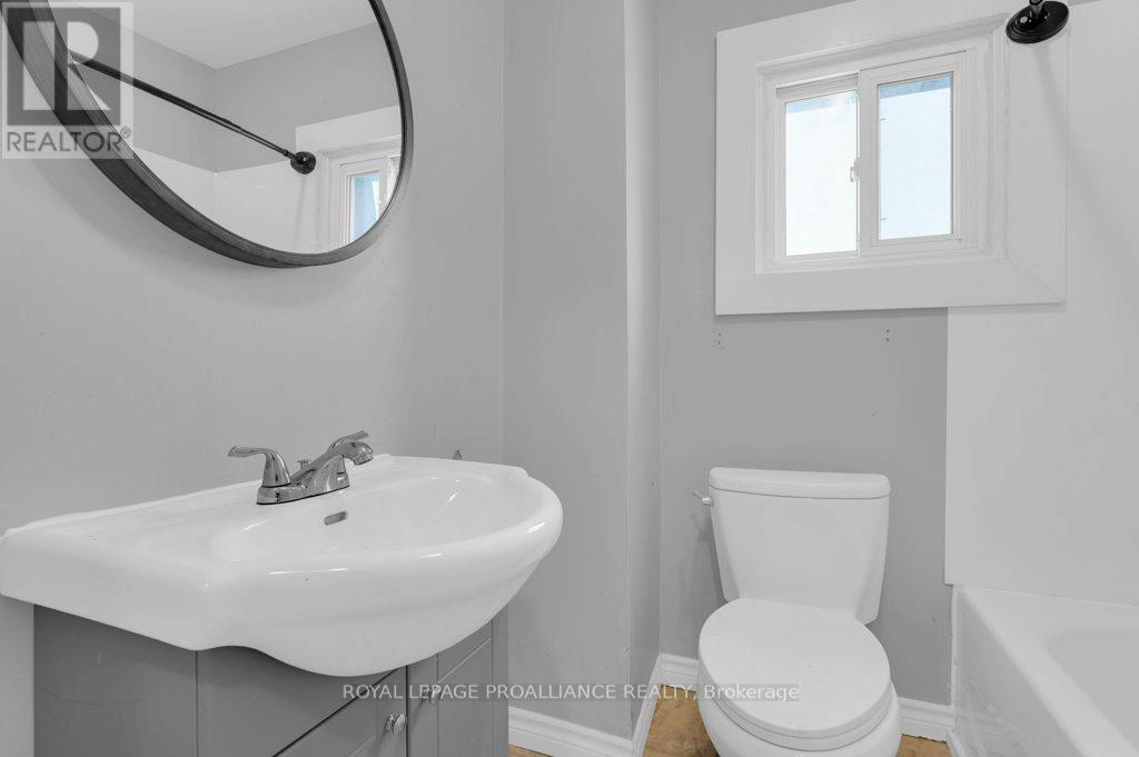 325 Sidney Street, Belleville, Ontario K8P 3Z5 - Photo 27 - X12528806