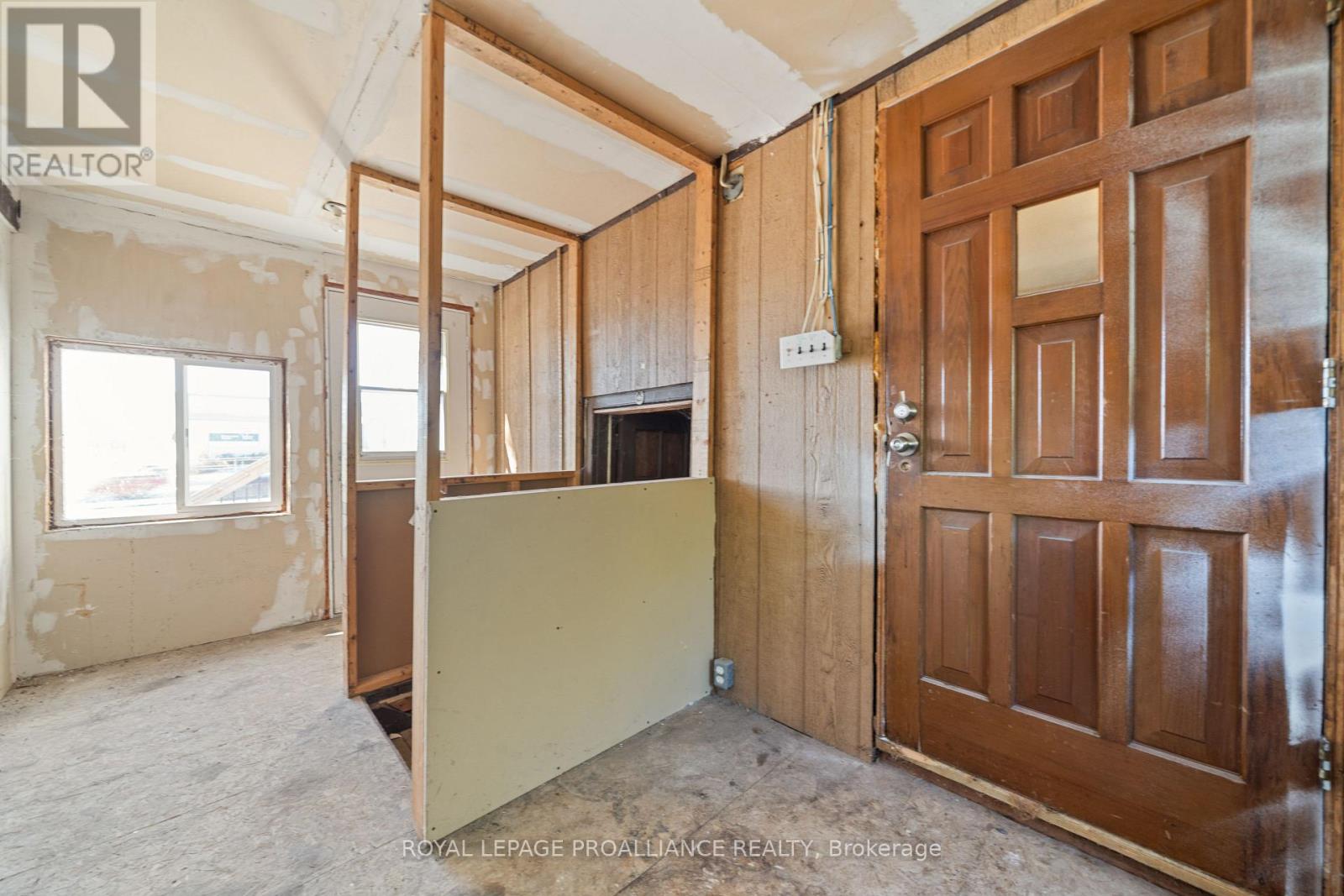 325 Sidney Street, Belleville, Ontario K8P 3Z5 - Photo 30 - X12528806