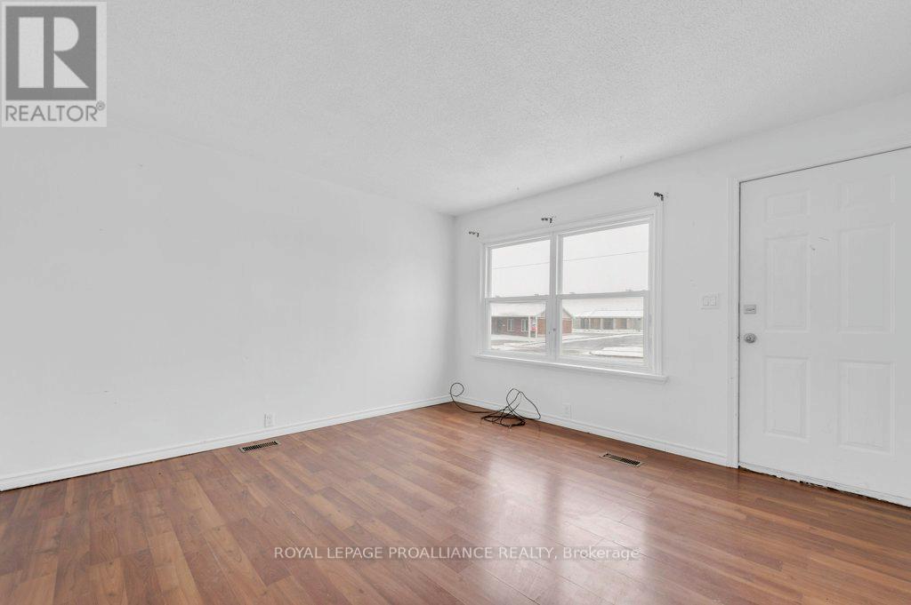 325 Sidney Street, Belleville, Ontario K8P 3Z5 - Photo 7 - X12528806