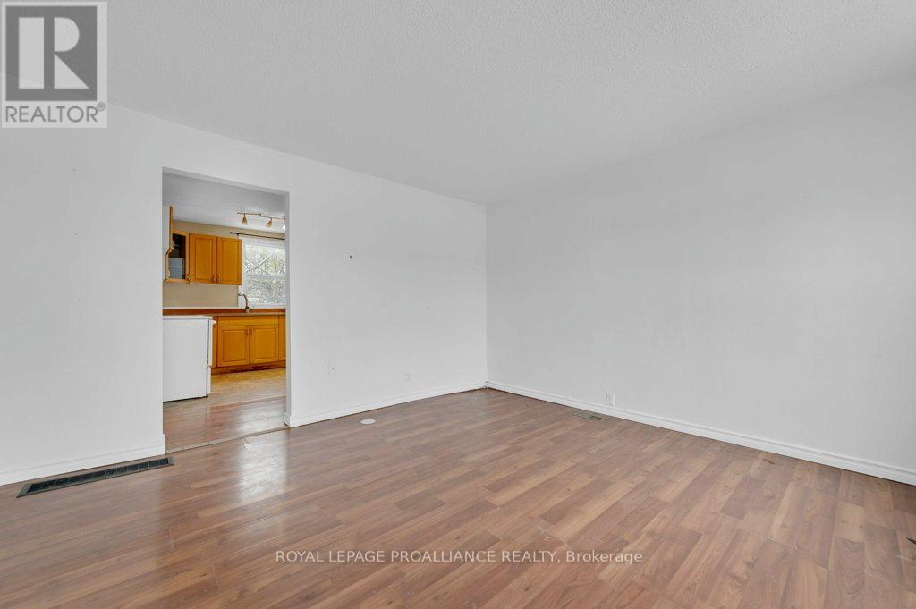 325 Sidney Street, Belleville, Ontario K8P 3Z5 - Photo 8 - X12528806