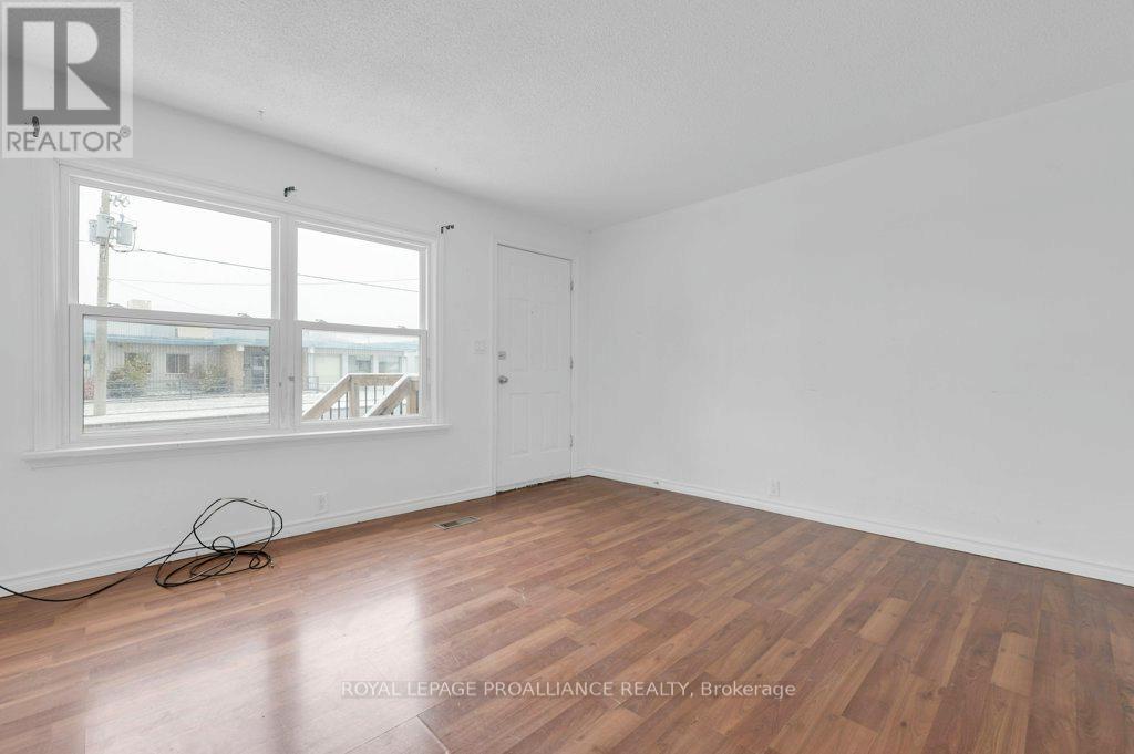 325 Sidney Street, Belleville, Ontario K8P 3Z5 - Photo 9 - X12528806