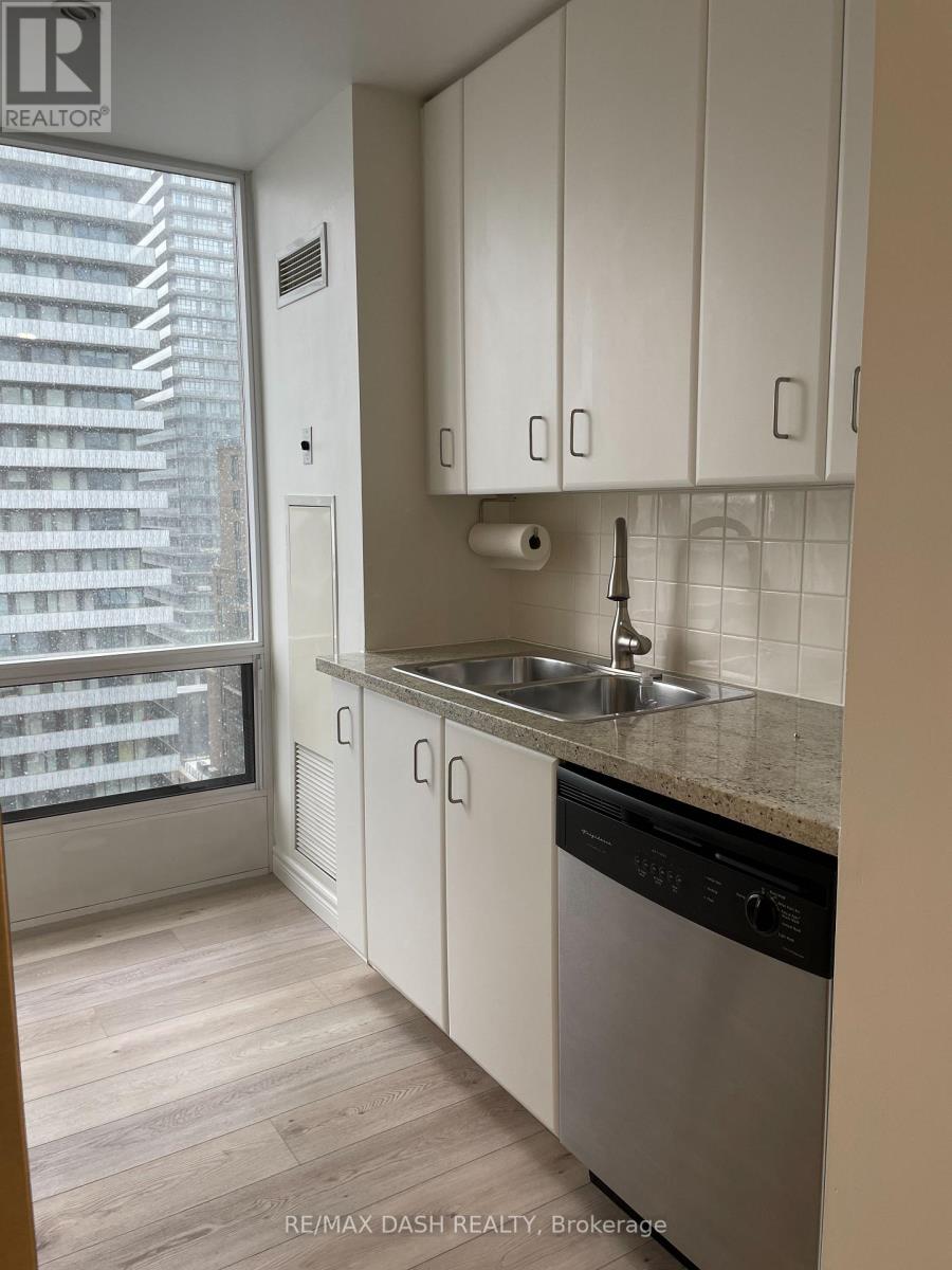 1511 - 85 BLOOR STREET E, Toronto, Ontario