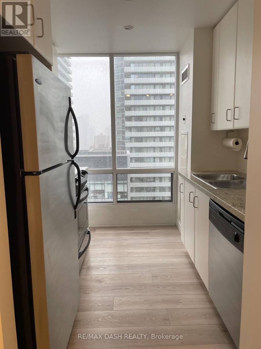 1511 - 85 Bloor Street E, Toronto, Ontario  M4W 3Y1 - Photo 2 - C12528614