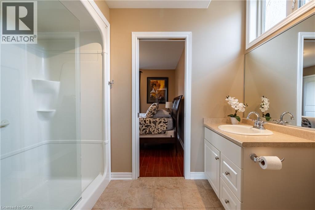 8881 Joseph Court, Niagara Falls, Ontario  L2H 3P1 - Photo 16 - 40779728