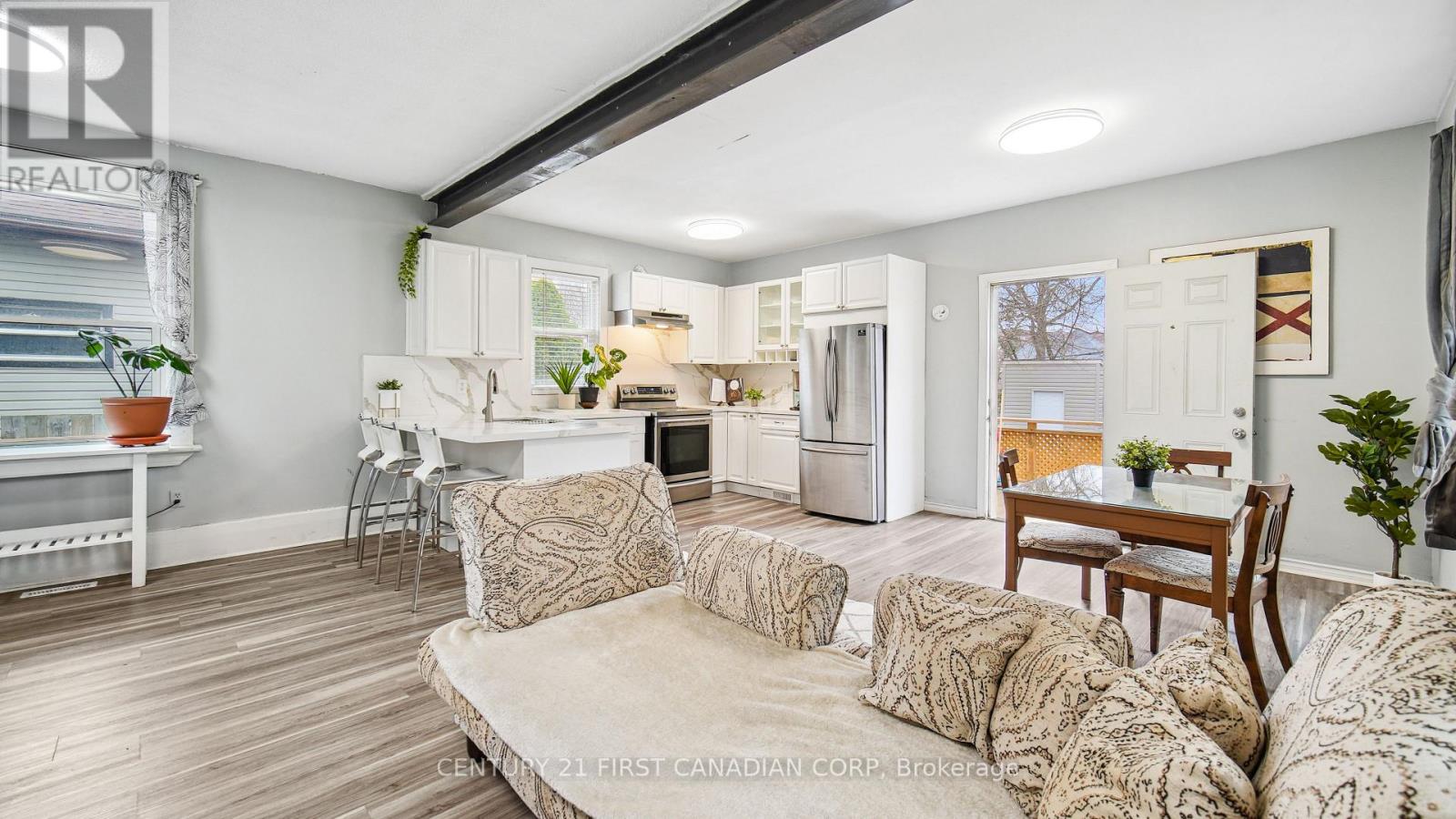 417 Grey Street, London East, Ontario  N6B 1H1 - Photo 5 - X12528828