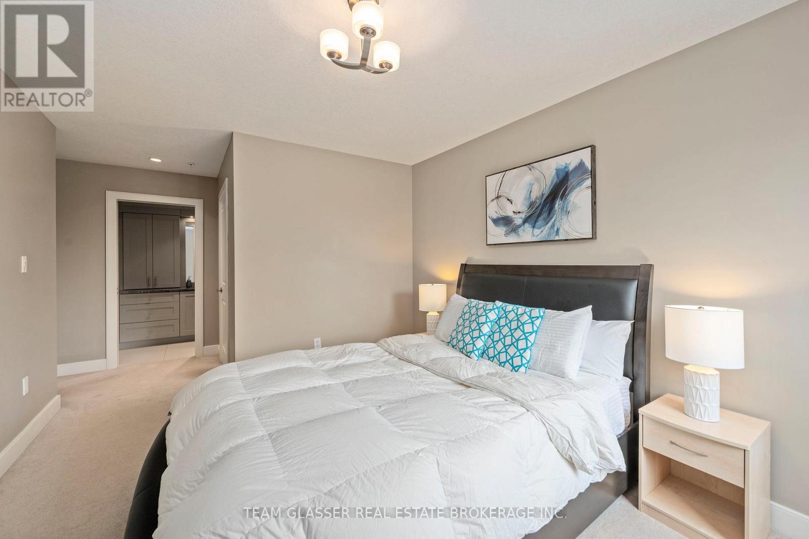 414 - 320 Sugarcreek Trail, London North, Ontario  N6H 0G3 - Photo 11 - X12528846