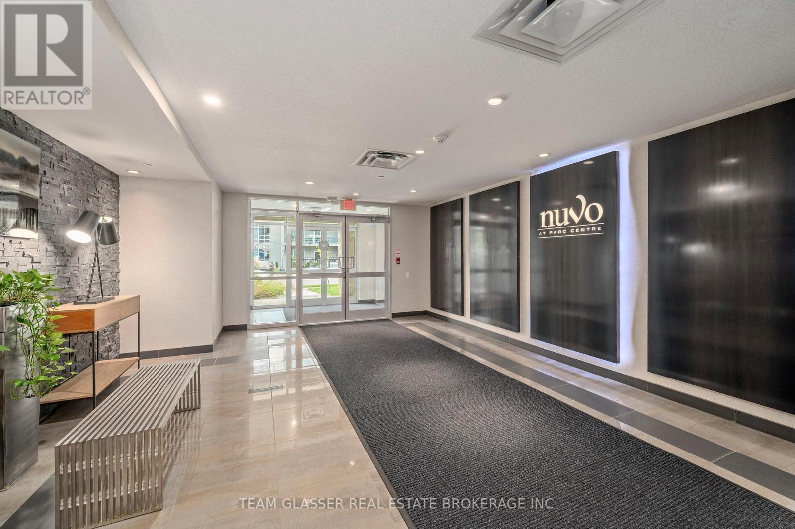 414 - 320 Sugarcreek Trail, London North, Ontario  N6H 0G3 - Photo 2 - X12528846