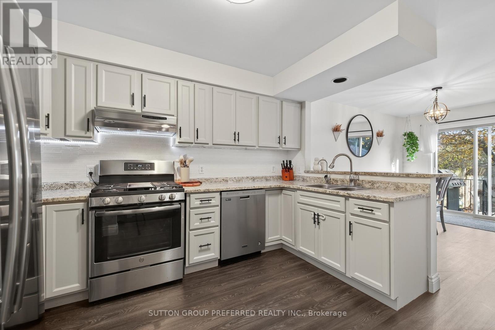 187 Victoria Street, Ingersoll, Ontario  N5C 2N2 - Photo 8 - X12528916