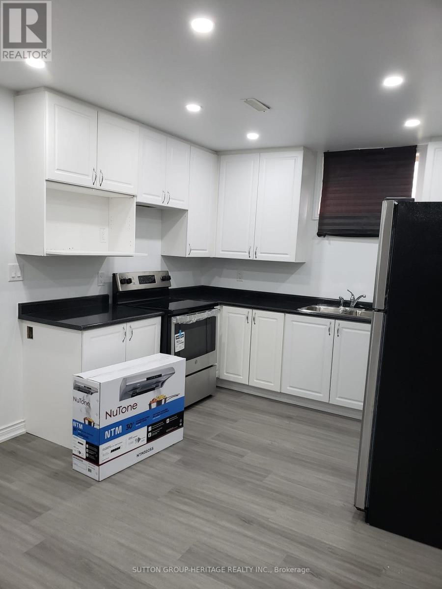 9 Stott Avenue, Ajax, Ontario  L1T 0M5 - Photo 2 - E12528560