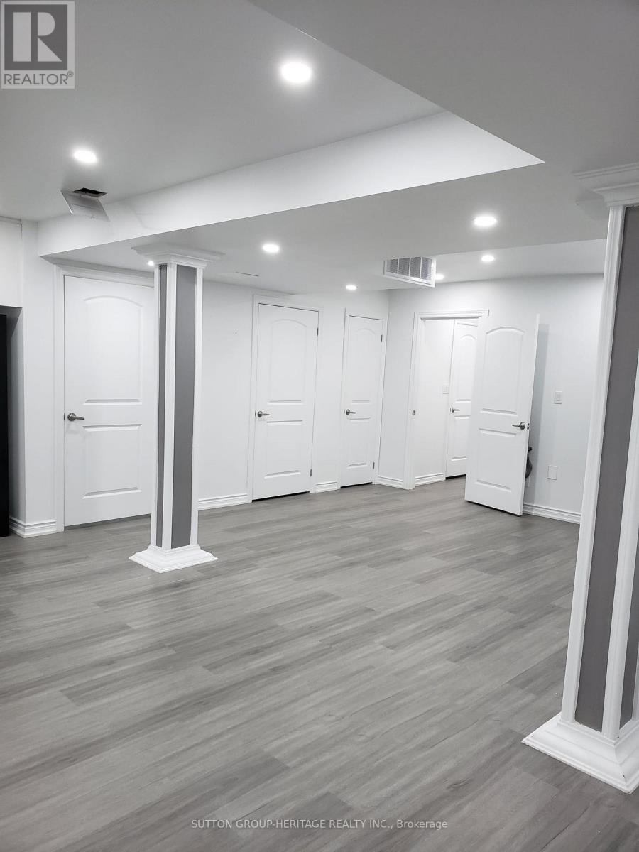 9 Stott Avenue, Ajax, Ontario  L1T 0M5 - Photo 4 - E12528560