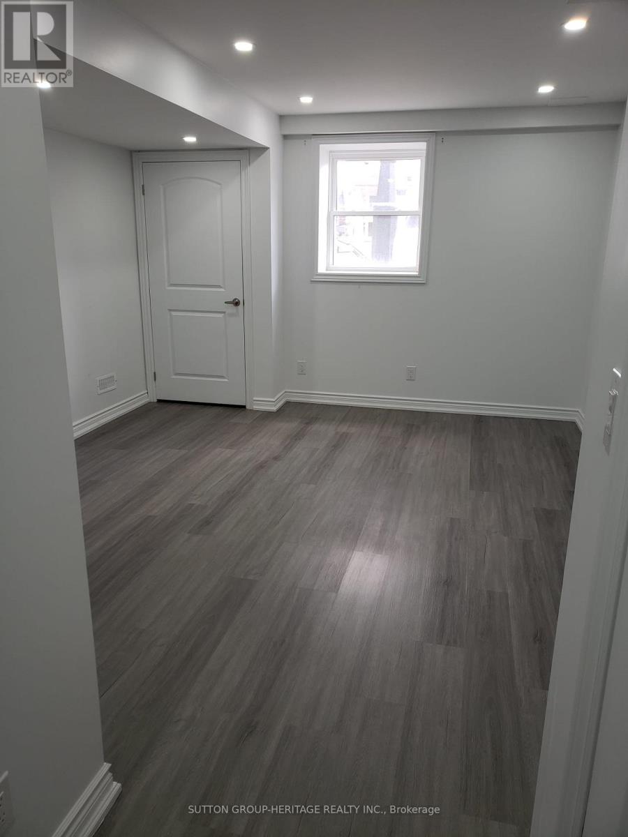 9 Stott Avenue, Ajax, Ontario  L1T 0M5 - Photo 9 - E12528560