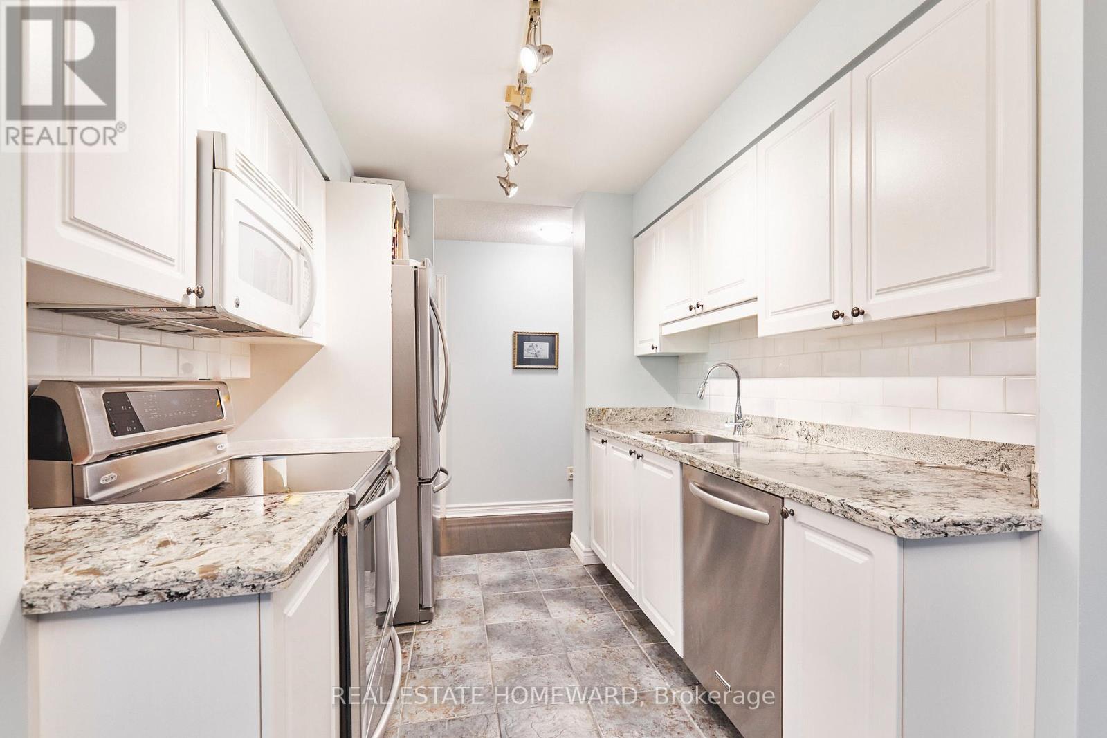 716 - 340 Watson Street W, Whitby, Ontario  L1N 3G1 - Photo 7 - E12528694