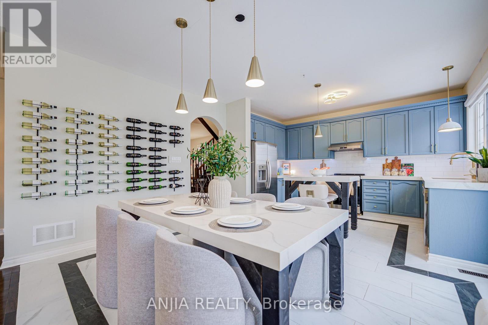 70 Fairlee Circle, Whitchurch-Stouffville, Ontario  L4A 0V3 - Photo 19 - N12528592