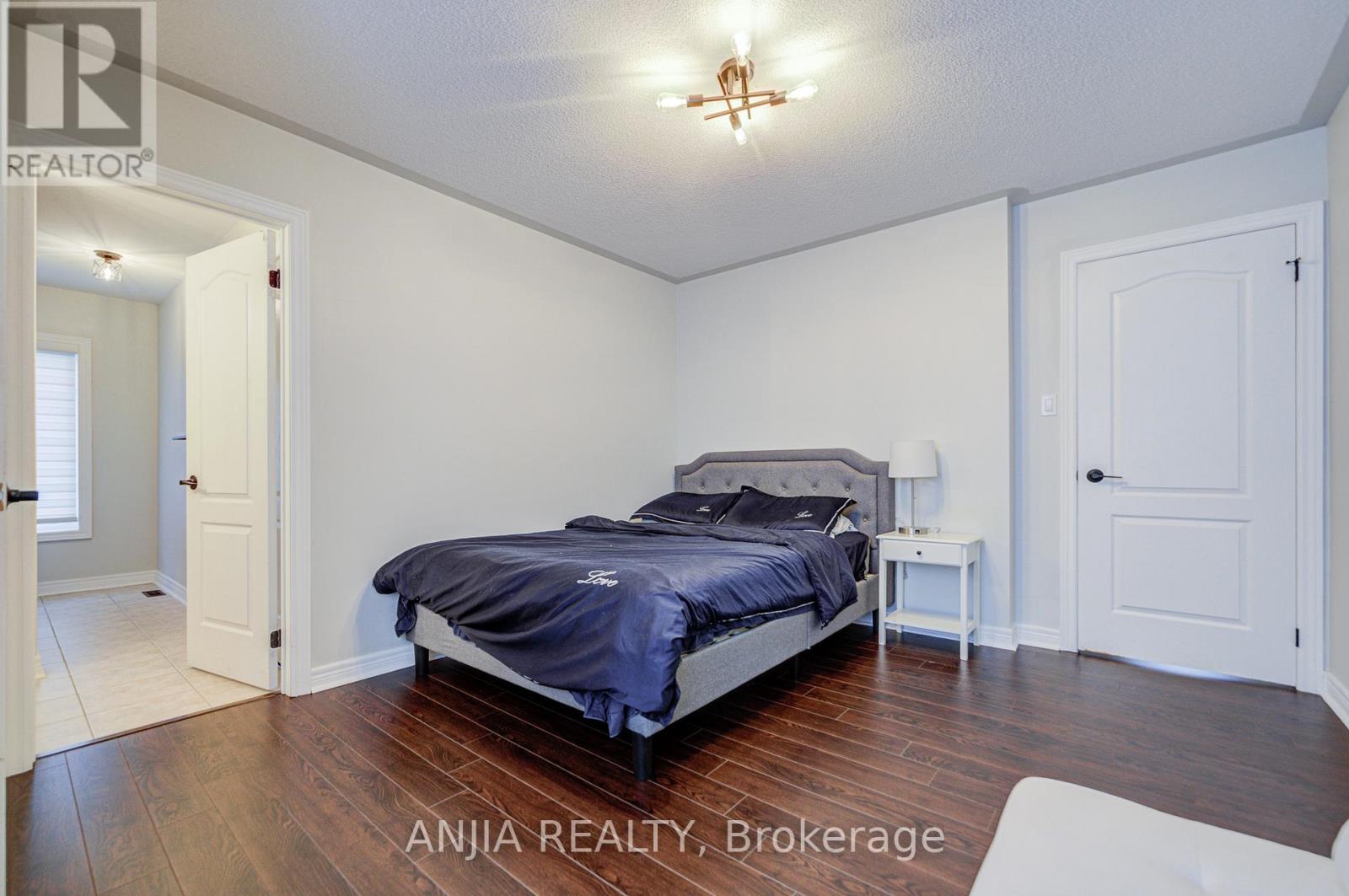 70 Fairlee Circle, Whitchurch-Stouffville, Ontario  L4A 0V3 - Photo 33 - N12528592