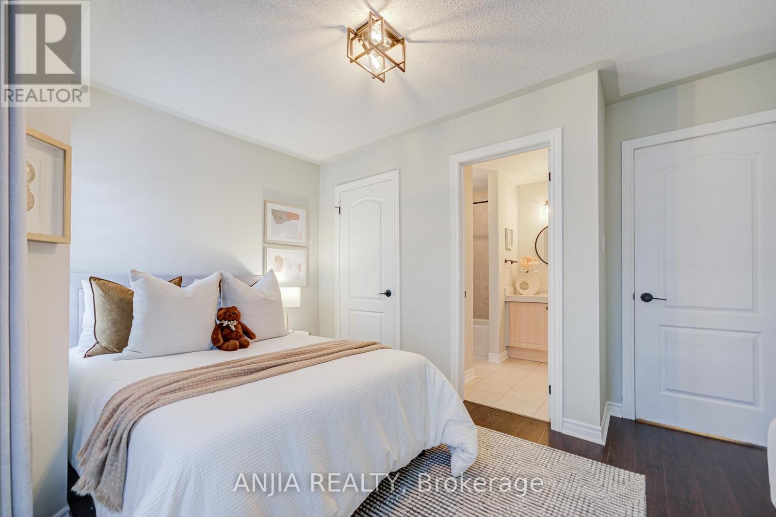 70 Fairlee Circle, Whitchurch-Stouffville, Ontario  L4A 0V3 - Photo 39 - N12528592