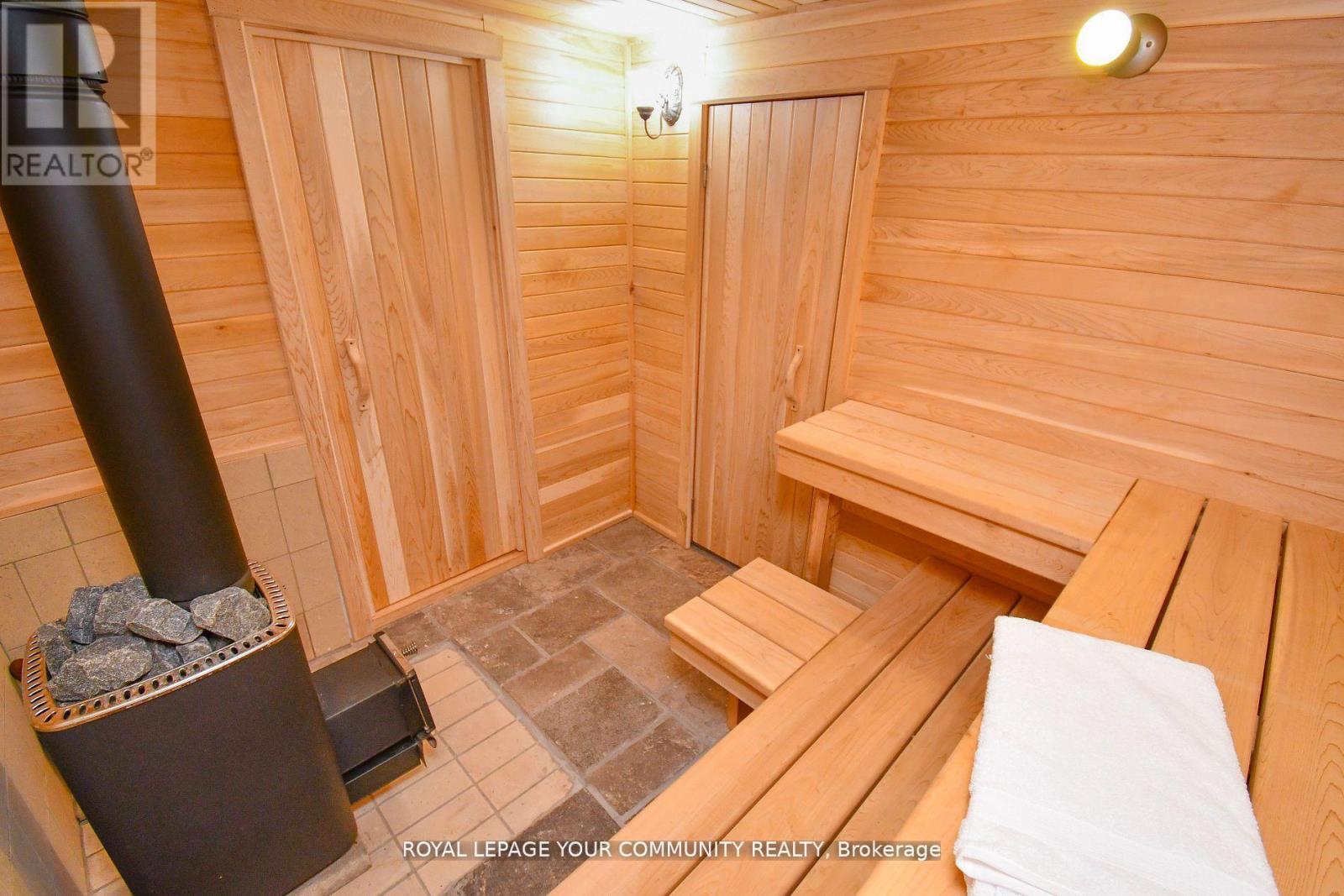 527 Big Bay Point Road, Innisfil, Ontario  L9S 2N4 - Photo 20 - N12528598