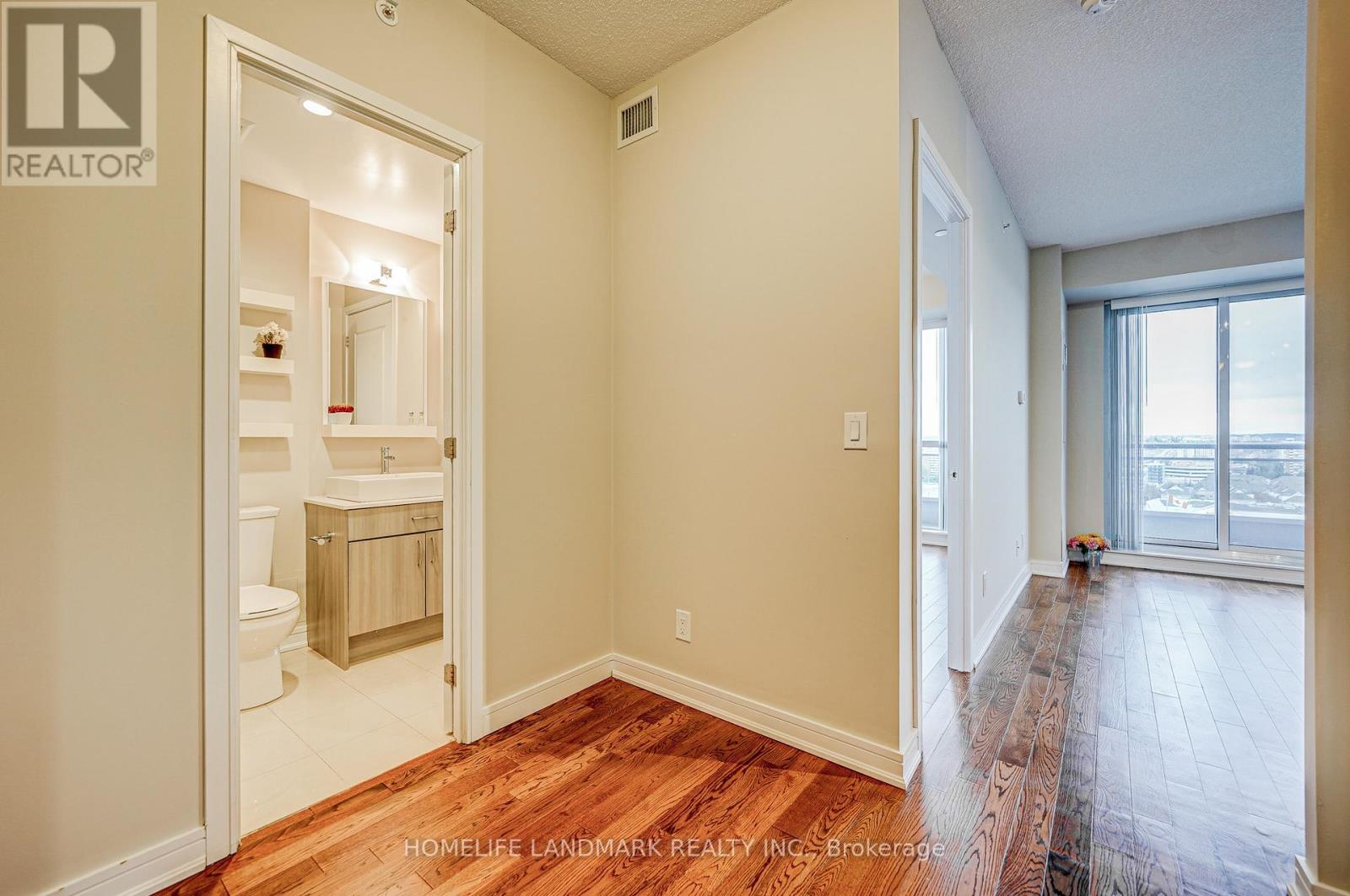 1401 - 9205 Yonge Street, Richmond Hill, Ontario  L4C 1V5 - Photo 18 - N12528618