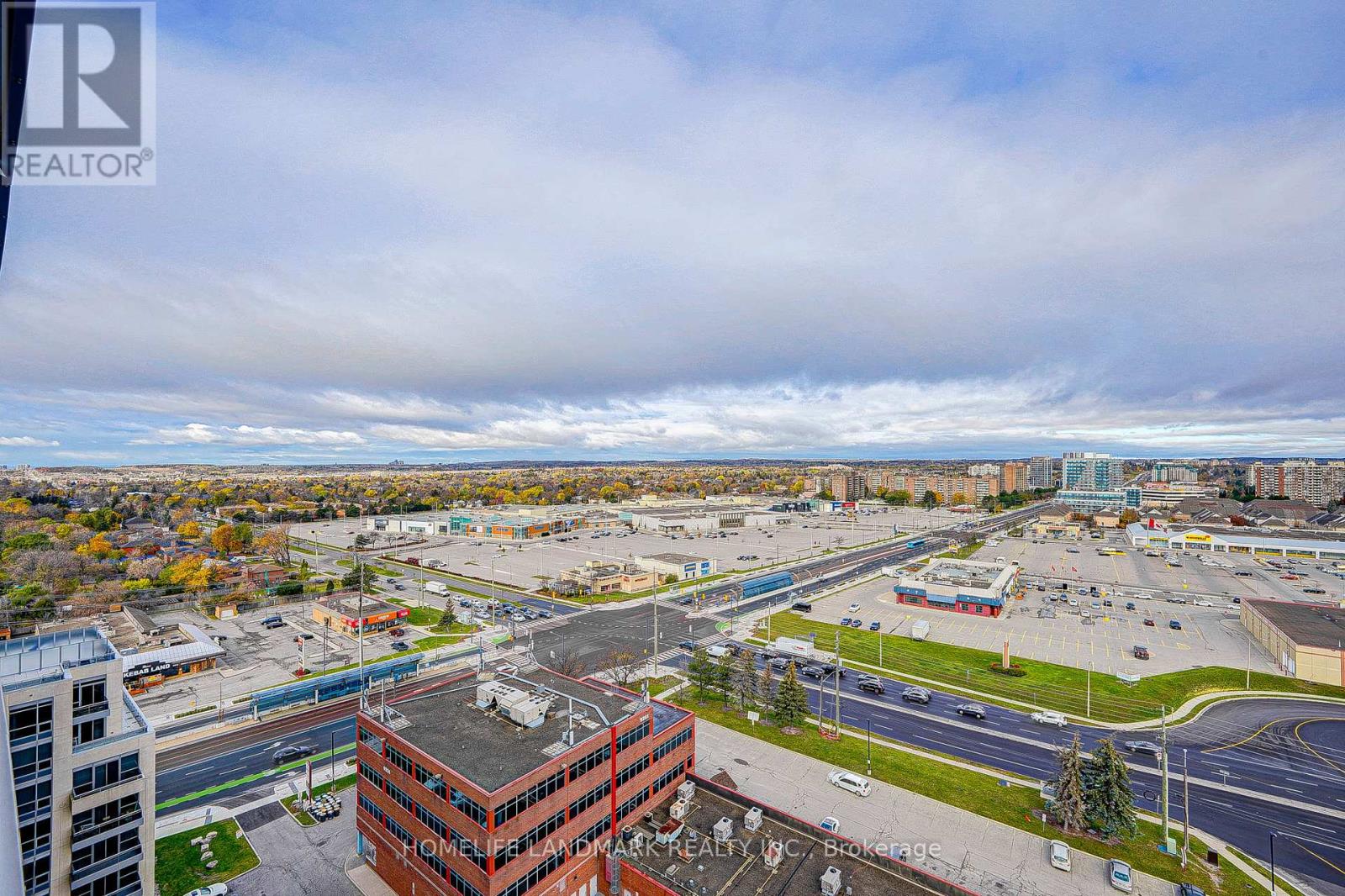 1401 - 9205 Yonge Street, Richmond Hill, Ontario  L4C 1V5 - Photo 30 - N12528618