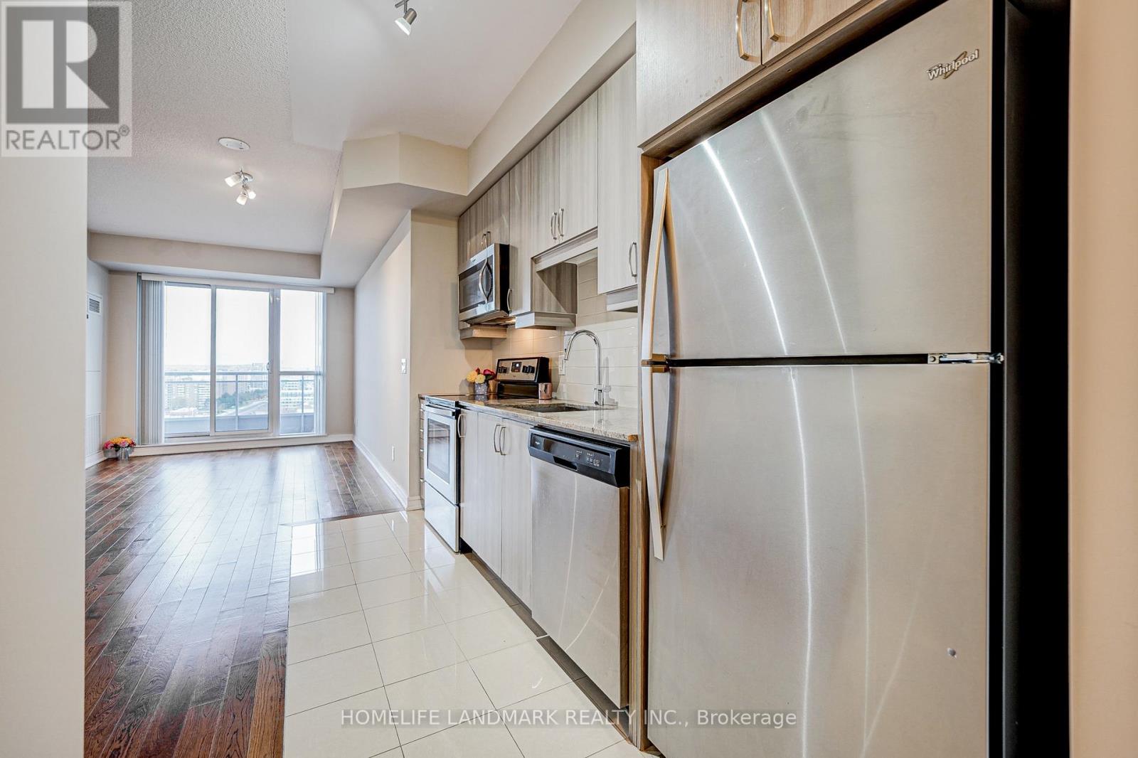 1401 - 9205 Yonge Street, Richmond Hill, Ontario  L4C 1V5 - Photo 8 - N12528618