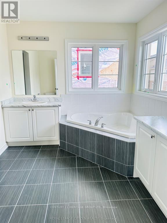 1 Wayne Allison Drive, Georgina, Ontario  L0E 1R0 - Photo 13 - N12528638