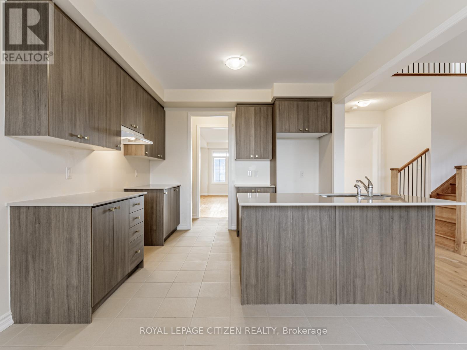 88 Lawrence D. Pridham Avenue, New Tecumseth, Ontario  L9R 0X4 - Photo 10 - N12528648