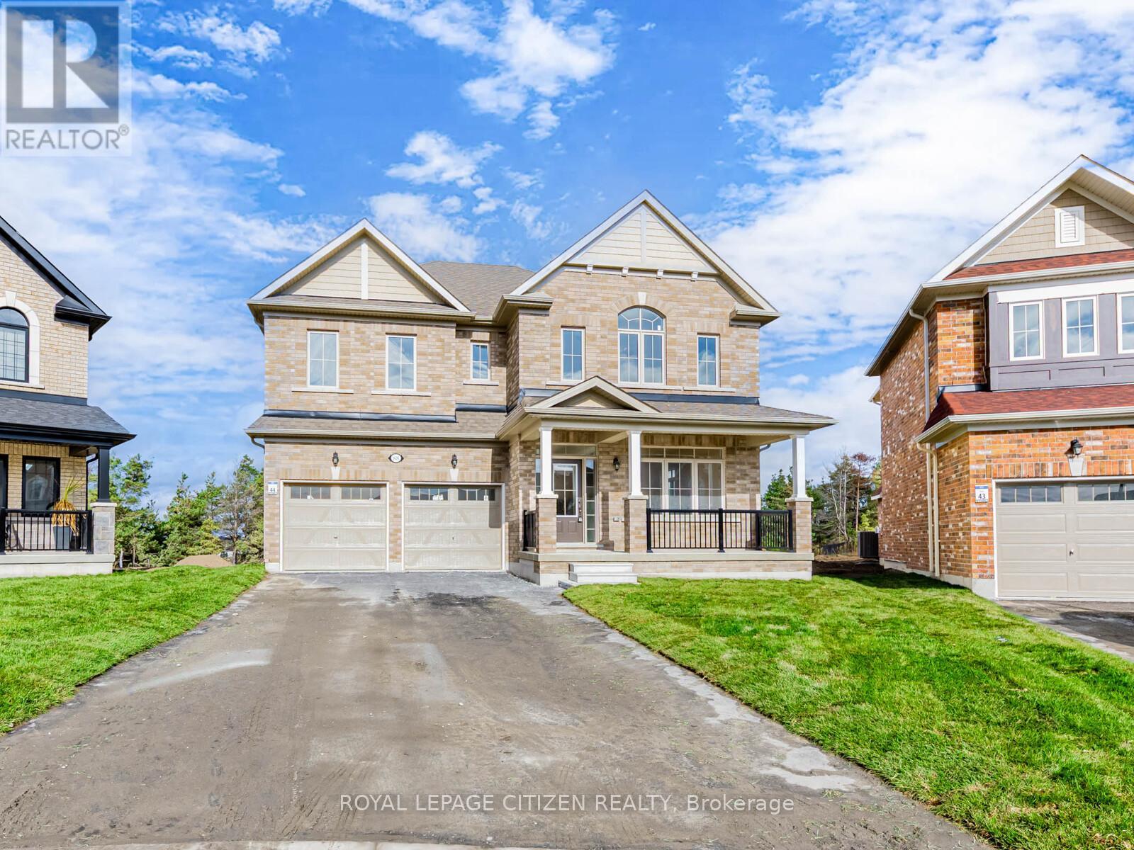 88 Lawrence D. Pridham Avenue, New Tecumseth, Ontario  L9R 0X4 - Photo 2 - N12528648