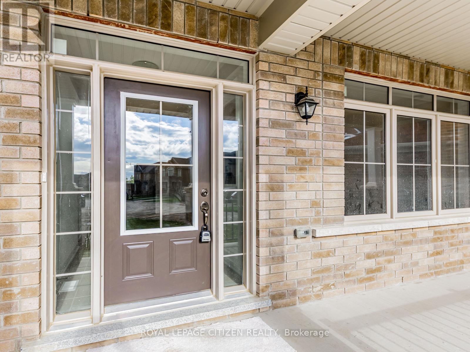 88 Lawrence D. Pridham Avenue, New Tecumseth, Ontario  L9R 0X4 - Photo 3 - N12528648