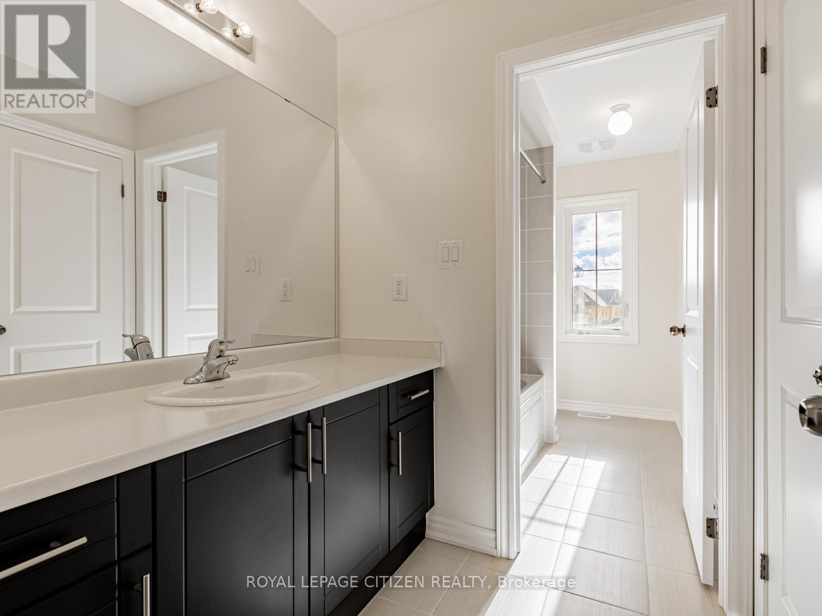 88 Lawrence D. Pridham Avenue, New Tecumseth, Ontario  L9R 0X4 - Photo 33 - N12528648