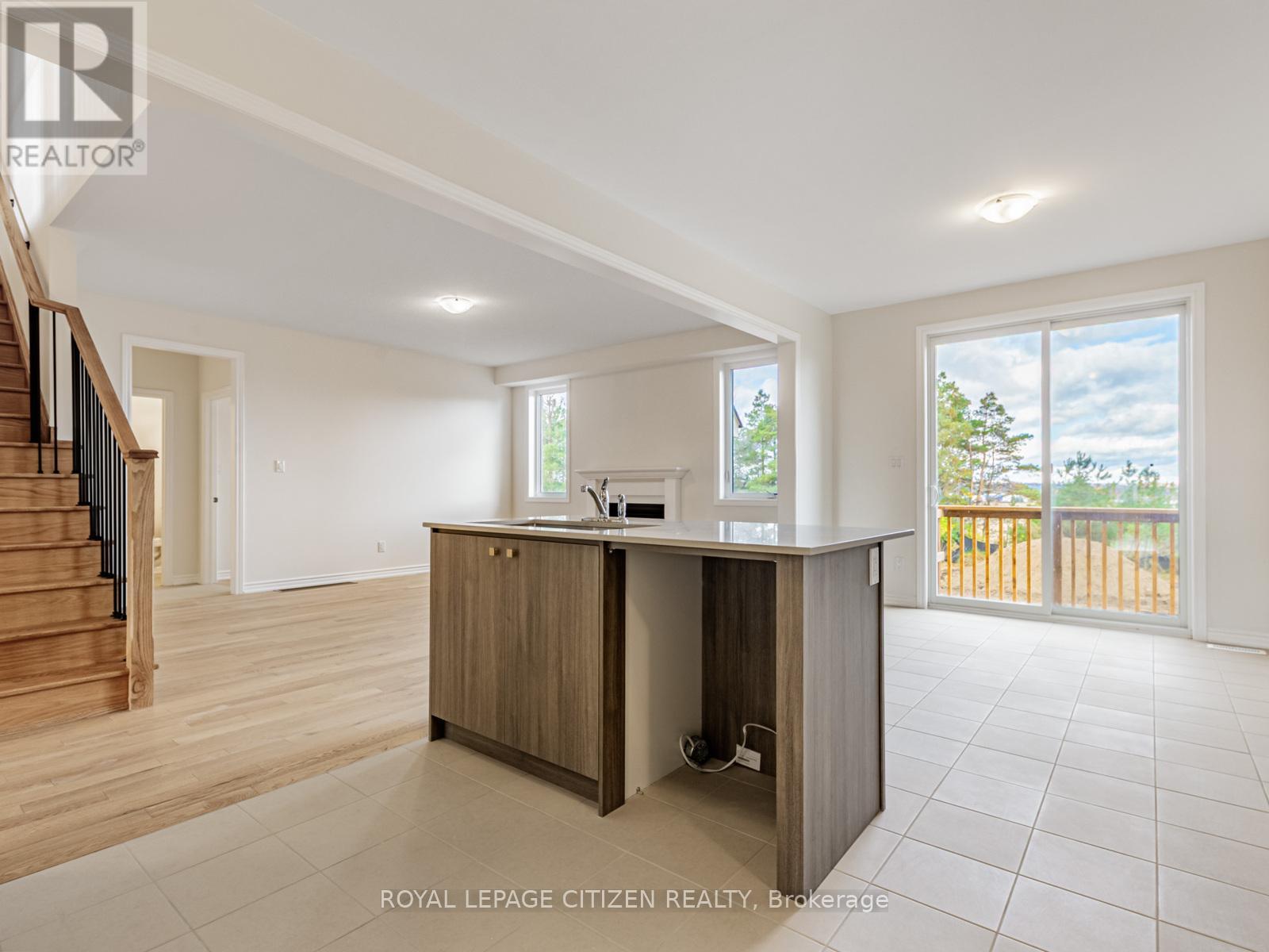 88 Lawrence D. Pridham Avenue, New Tecumseth, Ontario  L9R 0X4 - Photo 8 - N12528648