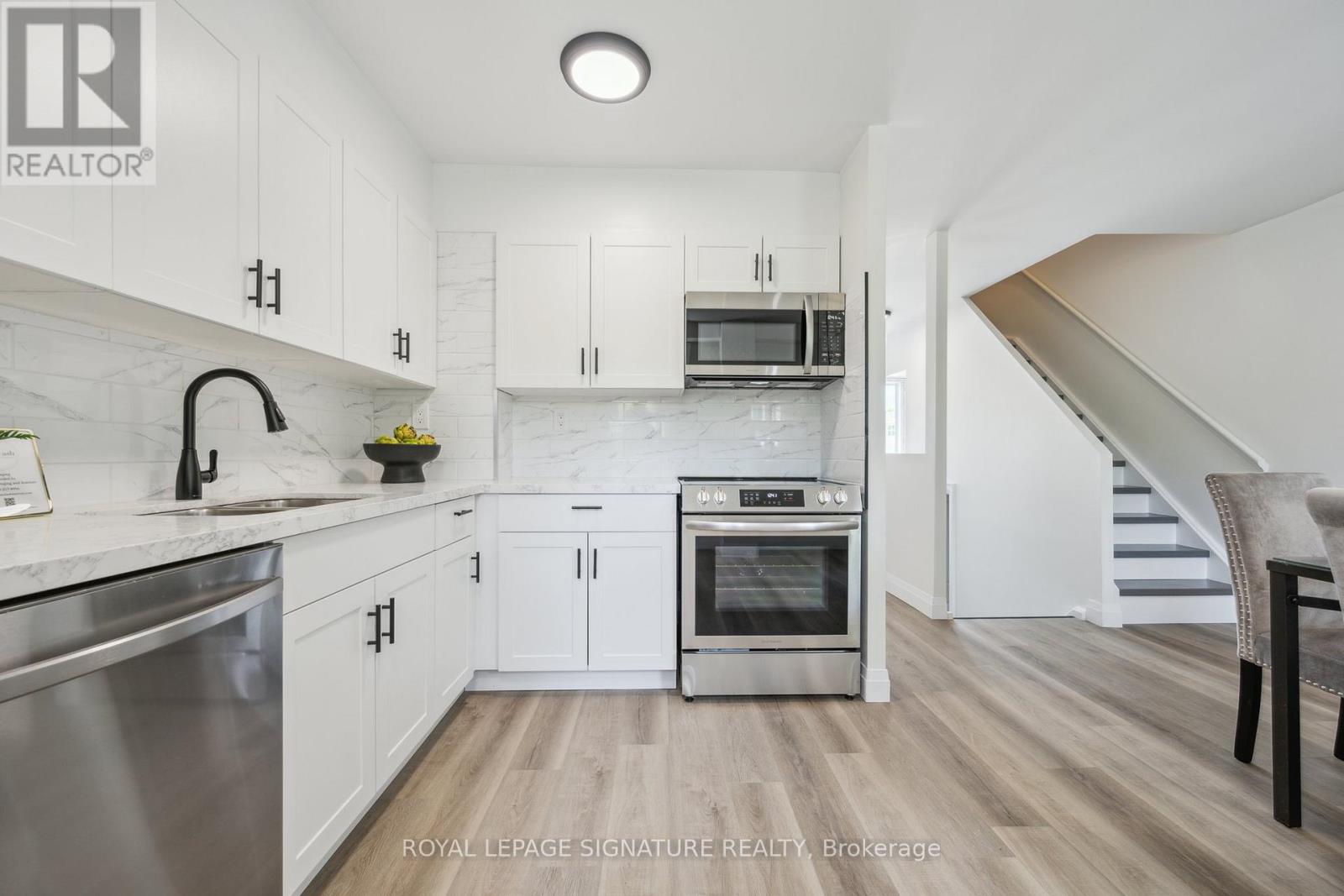 1856 John Street, Markham, Ontario  L3T 1Z1 - Photo 2 - N12473471