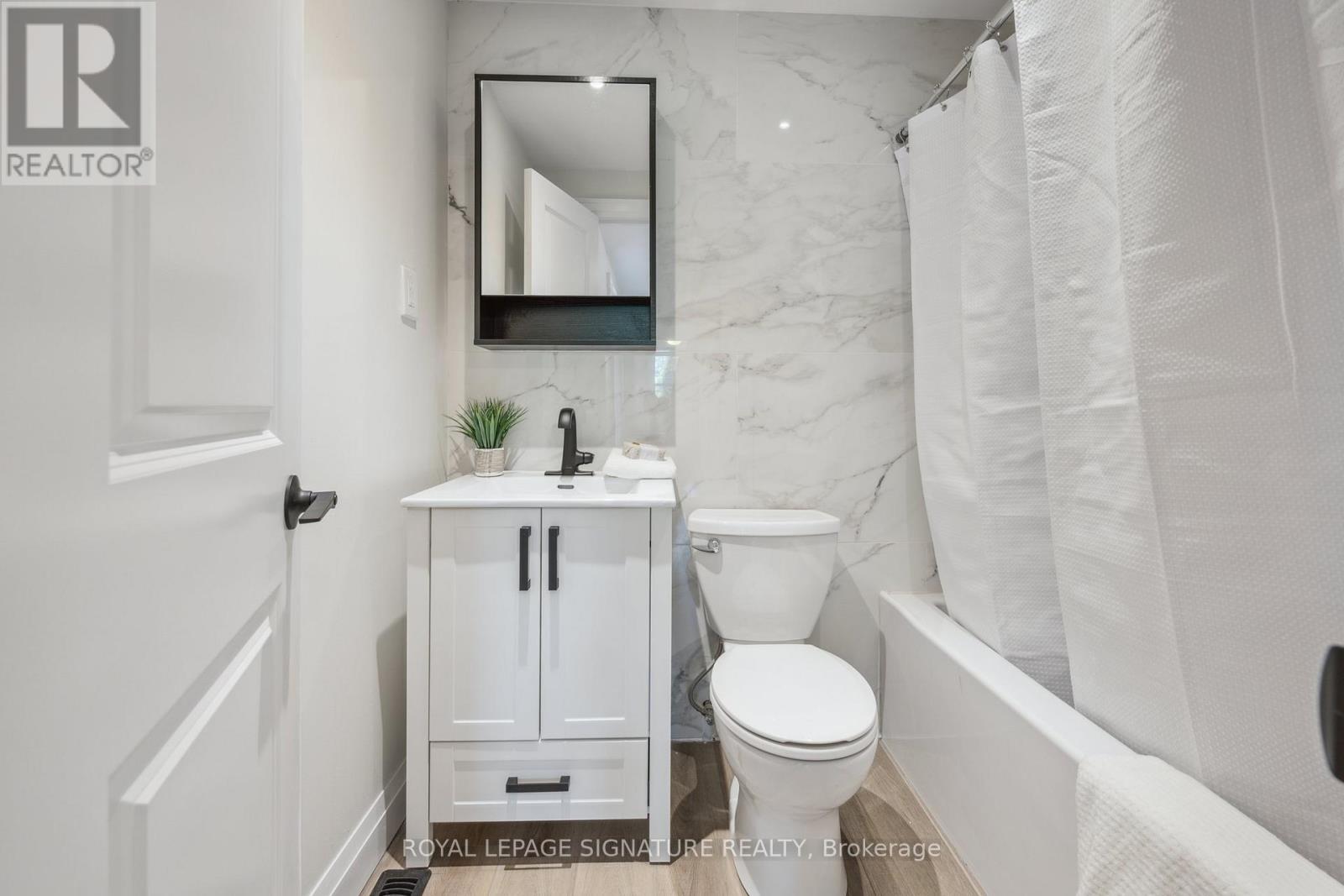 1856 John Street, Markham, Ontario  L3T 1Z1 - Photo 9 - N12473471