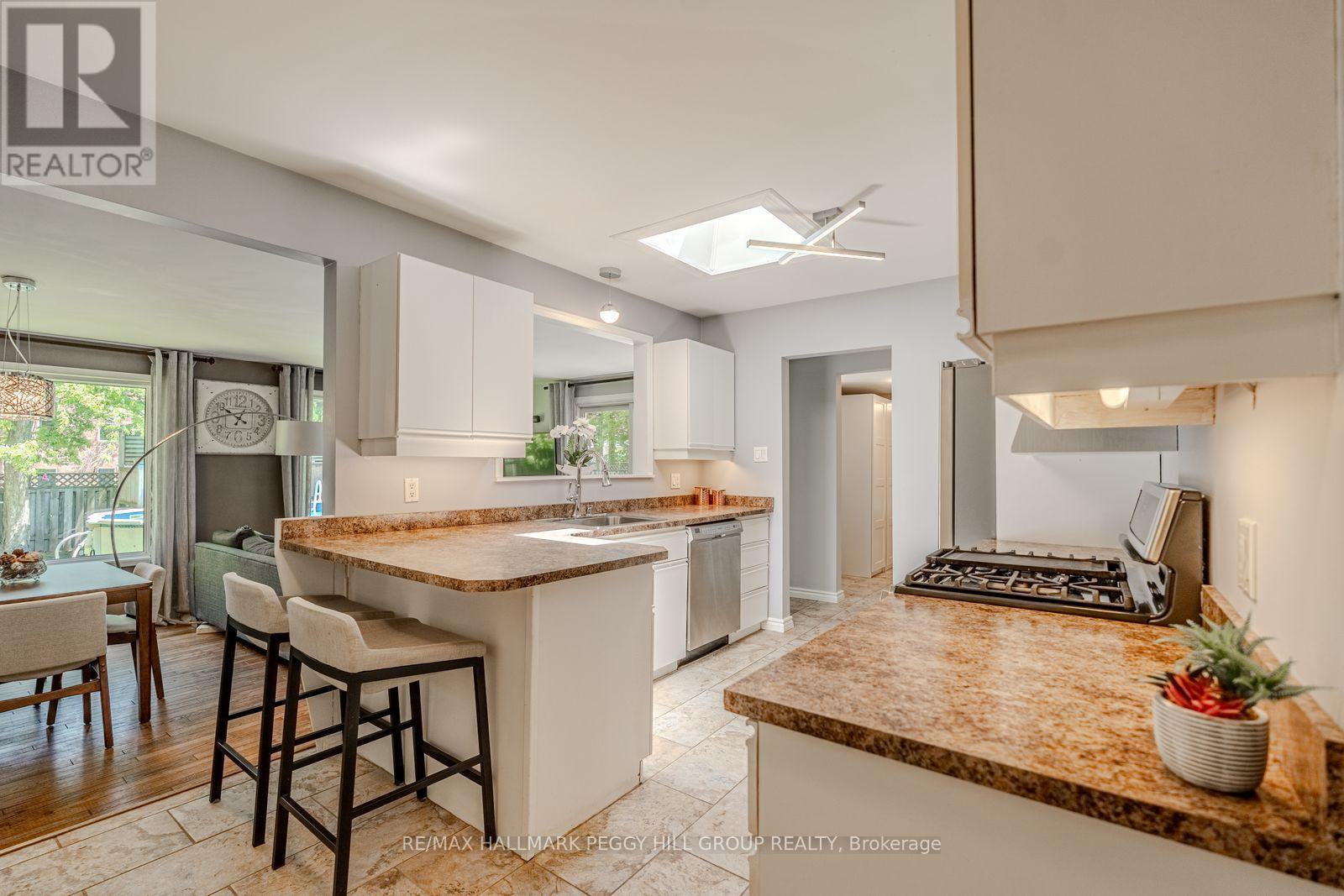 1105 St Vincent Street, Springwater, Ontario  L9X 0M6 - Photo 2 - S12461276