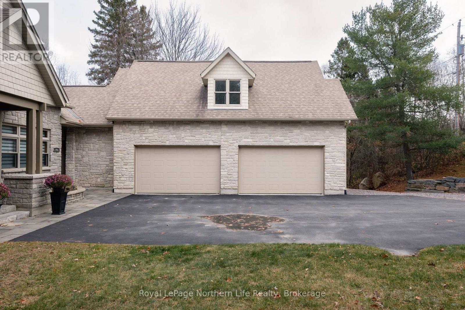 40 Pargeter Drive, East Ferris, Ontario P0H 1B0 - Photo 3 - X12528746