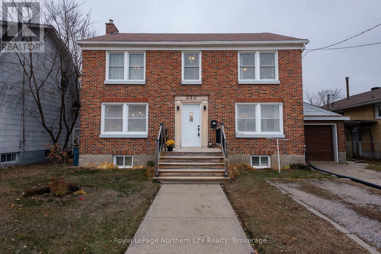 680 MAIN STREET W, North Bay, Ontario