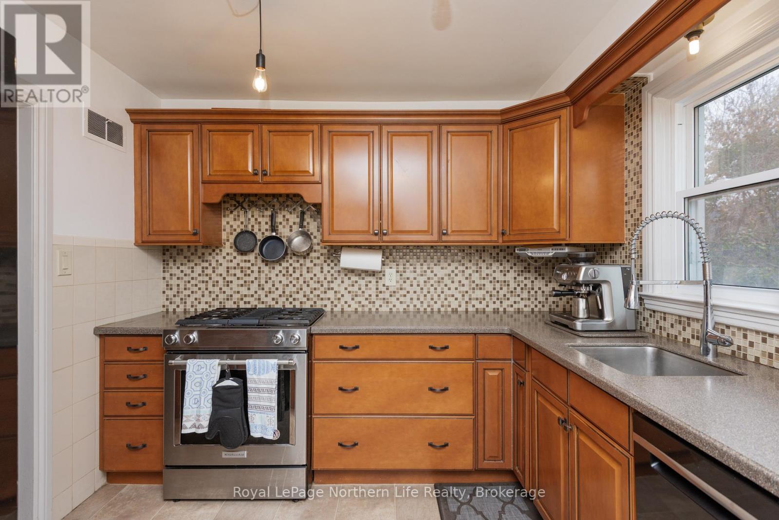 680 Main Street W, North Bay, Ontario P1B 2V5 - Photo 12 - X12528960