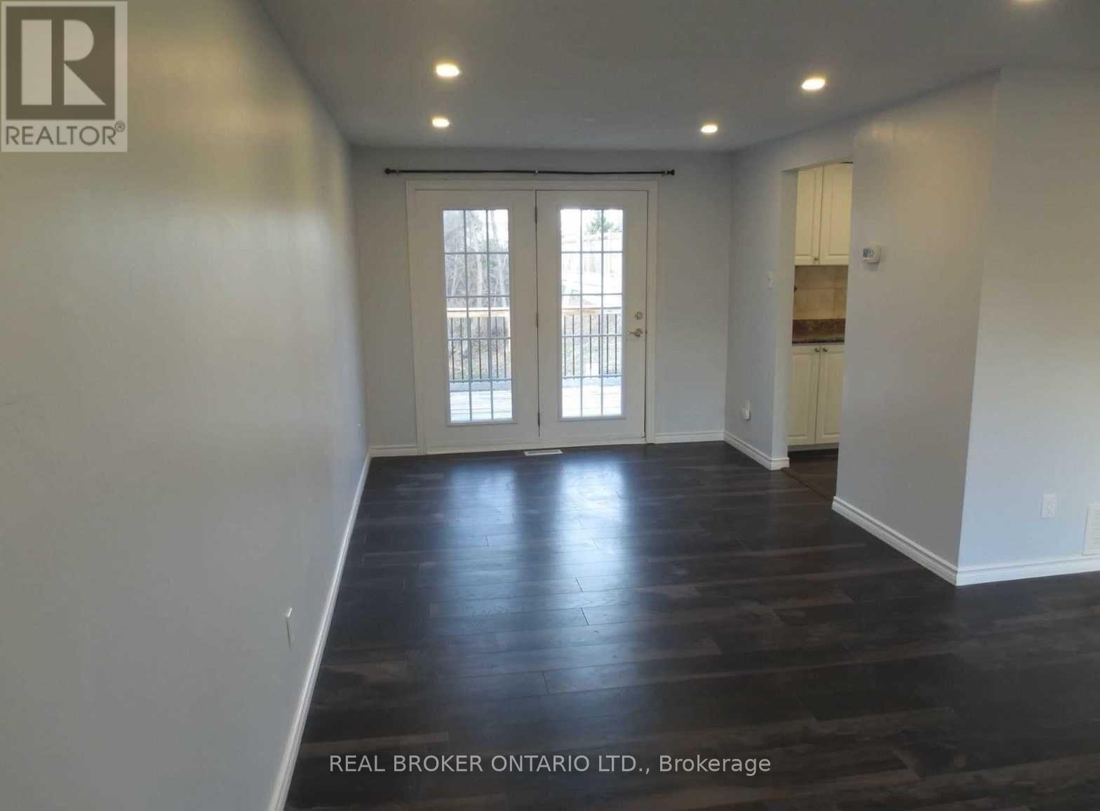 Upper - 18 Chippawa Court, Barrie, Ontario  L4M 5N8 - Photo 10 - S12528570