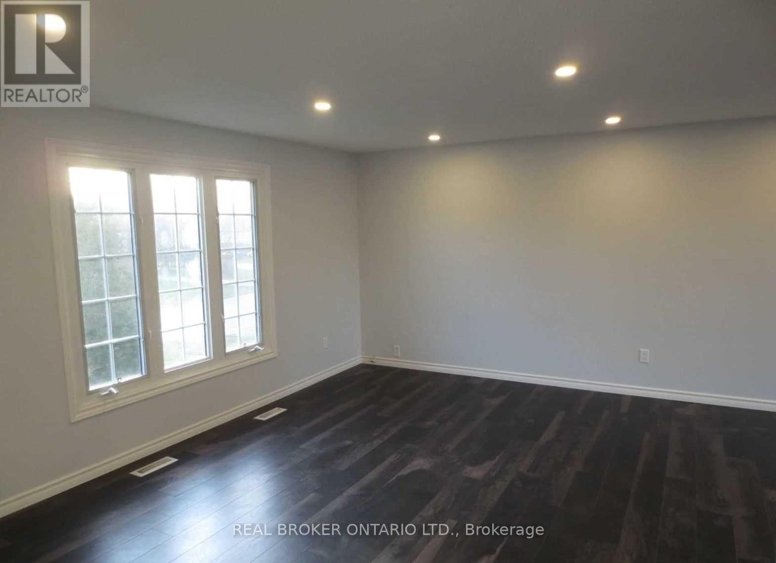 Upper - 18 Chippawa Court, Barrie, Ontario  L4M 5N8 - Photo 6 - S12528570