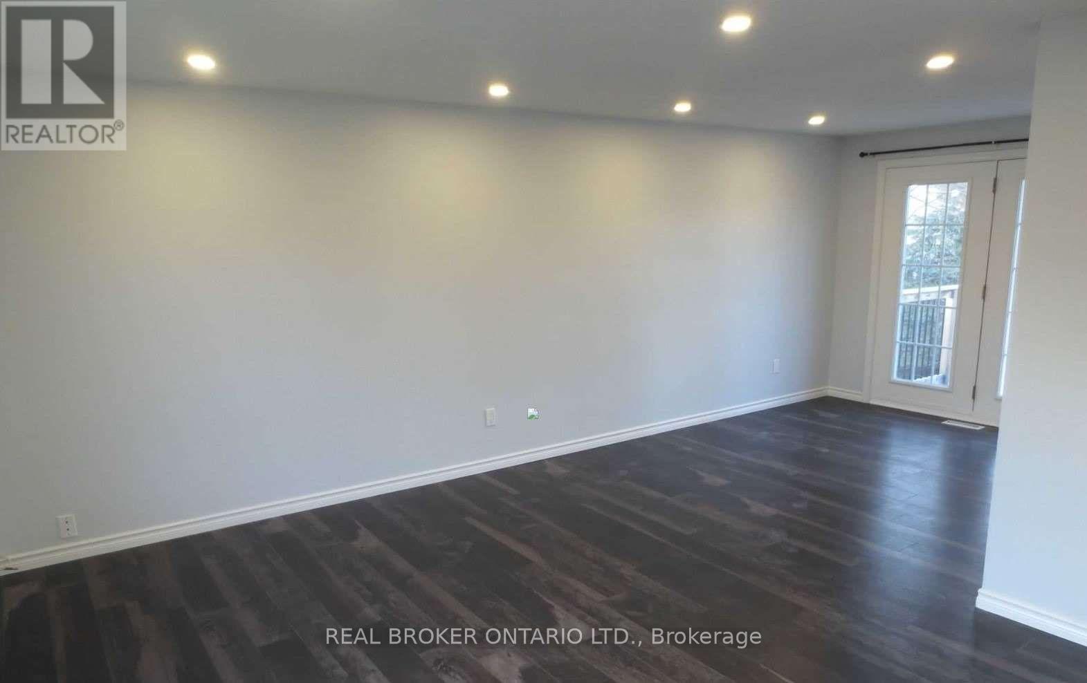 Upper - 18 Chippawa Court, Barrie, Ontario  L4M 5N8 - Photo 8 - S12528570