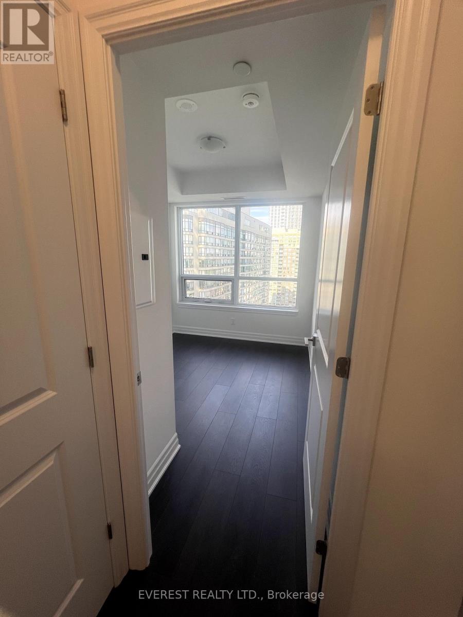 1711 - 30 Elm Drive W, Mississauga, Ontario  L5A 4C3 - Photo 13 - W12437777