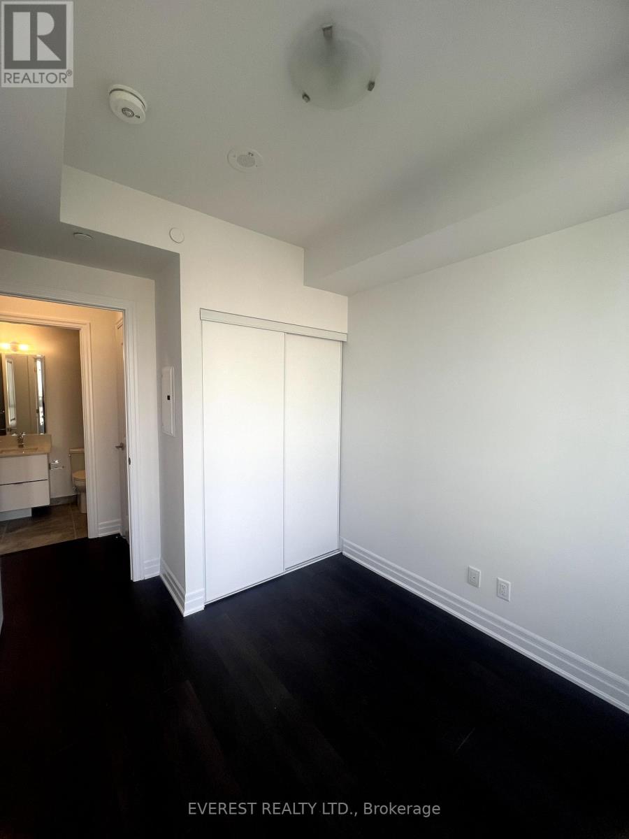 1711 - 30 Elm Drive W, Mississauga, Ontario  L5A 4C3 - Photo 14 - W12437777