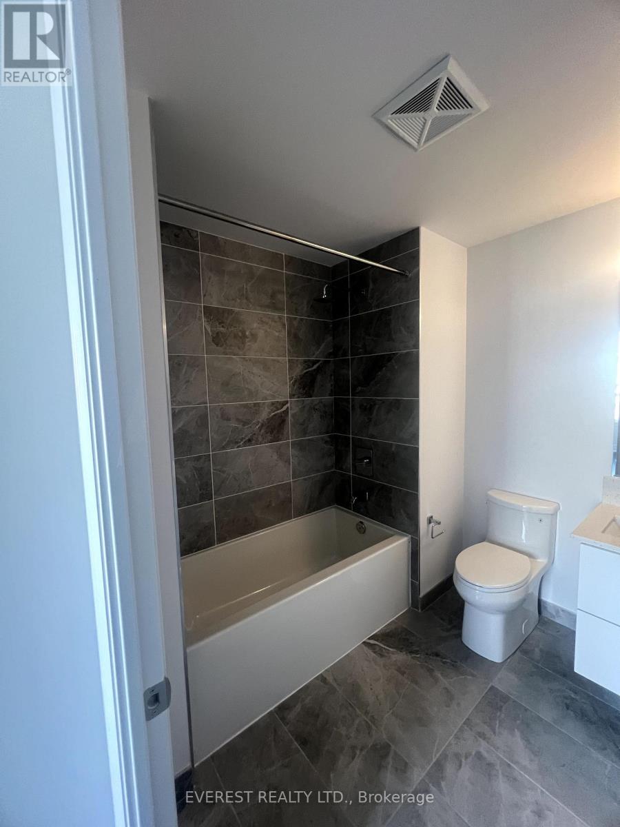 1711 - 30 Elm Drive W, Mississauga, Ontario  L5A 4C3 - Photo 8 - W12437777