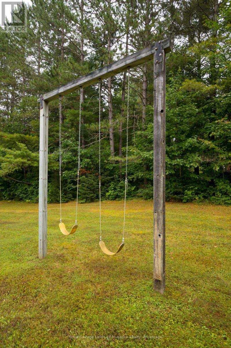 574 Ravenscliffe Road, Huntsville, Ontario  P1H 1N5 - Photo 7 - X12528762