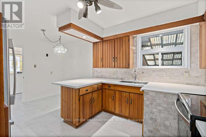 405 Draper Street, Halton Hills, Ontario  L0P 1K0 - Photo 15 - W12511720