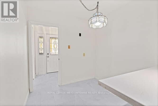 405 Draper Street, Halton Hills, Ontario  L0P 1K0 - Photo 17 - W12511720