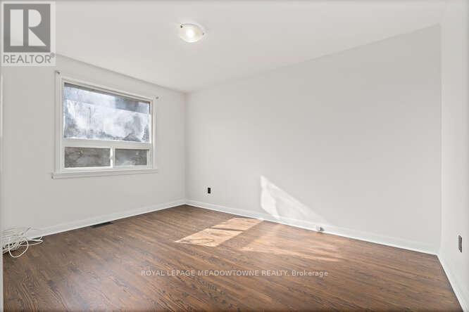 405 Draper Street, Halton Hills, Ontario  L0P 1K0 - Photo 18 - W12511720