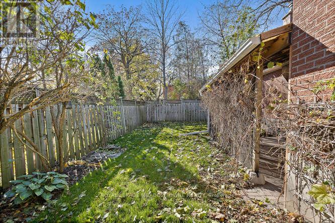 405 Draper Street, Halton Hills, Ontario  L0P 1K0 - Photo 34 - W12511720